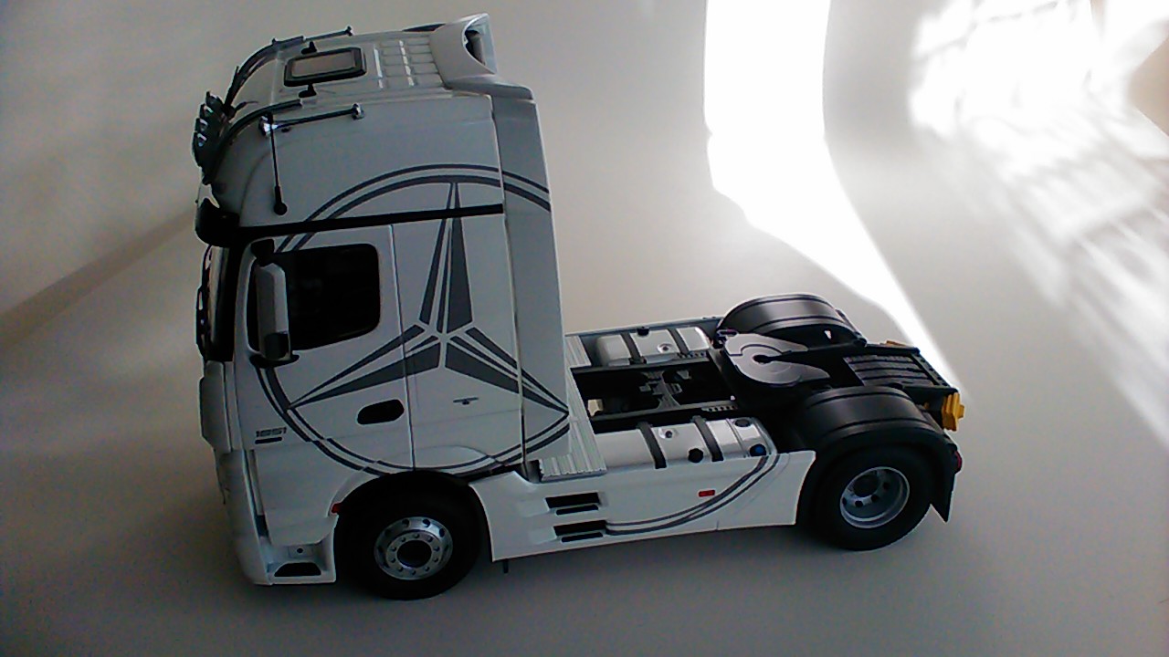 Modèle réduit Mercedes Actros - 1/18e - 2