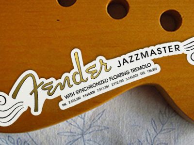 Remplacer le logo de sa guitare avec les décalcomanies à eau / Waterslide