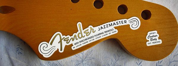 Remplacer le logo de sa guitare avec les décalcomanies à eau / Waterslide