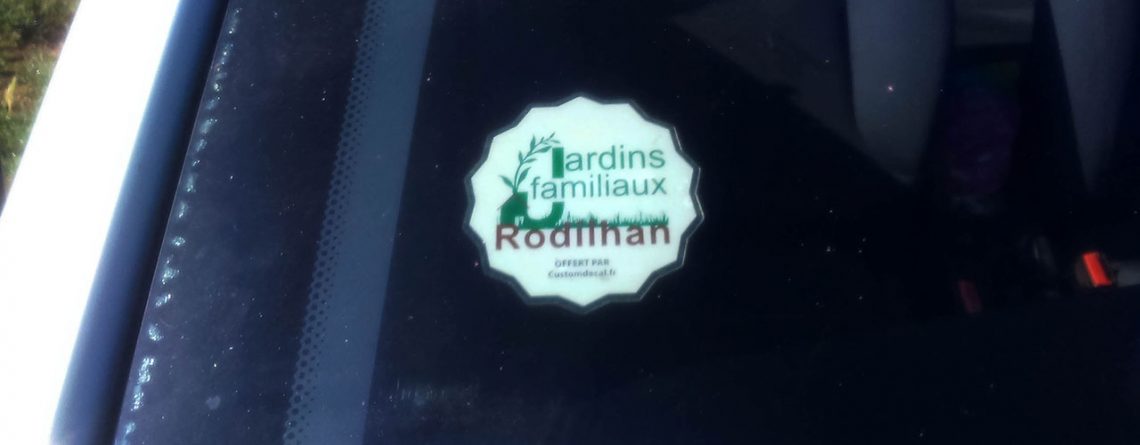 Macaron pour Pare Brise intérieur - Couleurs et blanc - Vinyle transparent - Encres UV