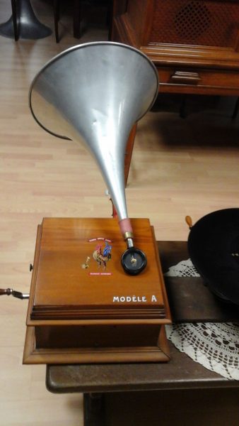 Décalcomanies à eau - Restauration d'un Graphophone