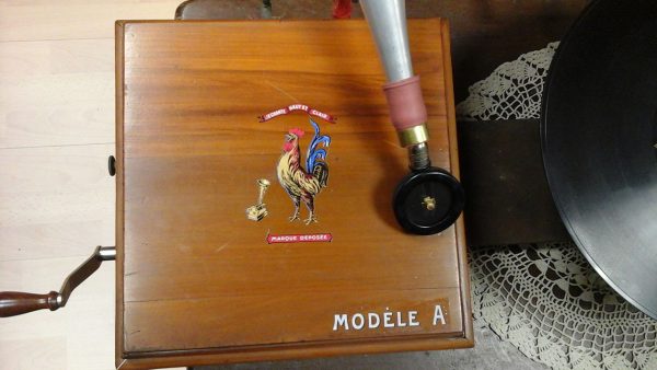 Décalcomanies à eau - Restauration d'un Graphophone