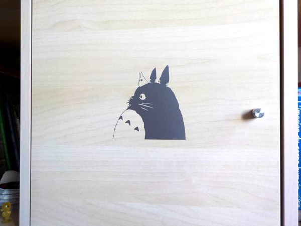 Sticker vinyle découpé la forme - 1 couleur - Décoration de meuble Totoro