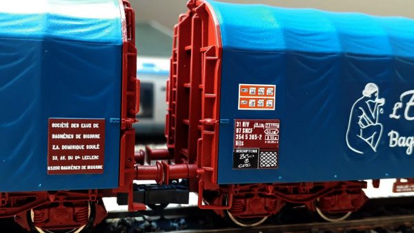 Decalcomanies a eau – Personnalisation wagons ROCO 03