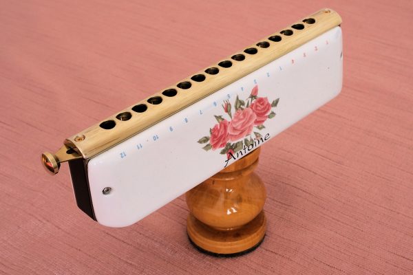 Decalcomanies sans film – Habillage d’un harmonica chromatique 2