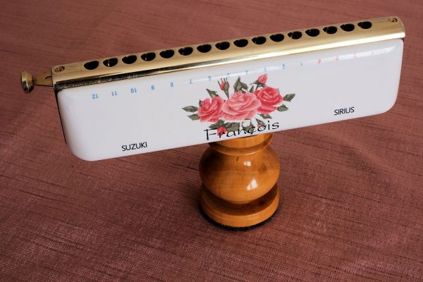 Decalcomanies sans film – Habillage d’un harmonica chromatique 6
