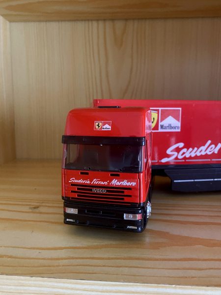 Decalcomanies a eau – Camion Ferrari Eligor APRES2