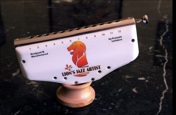 Decalcomanies a eau – Harmonica chromatique LYRA A2