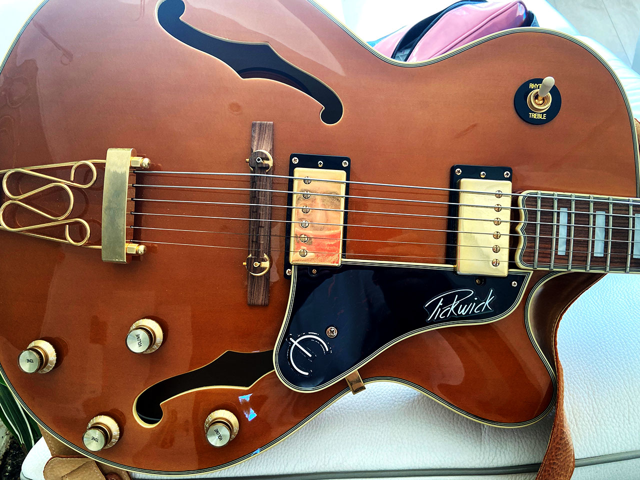 Sticker Vinyle - Signature Pickguard