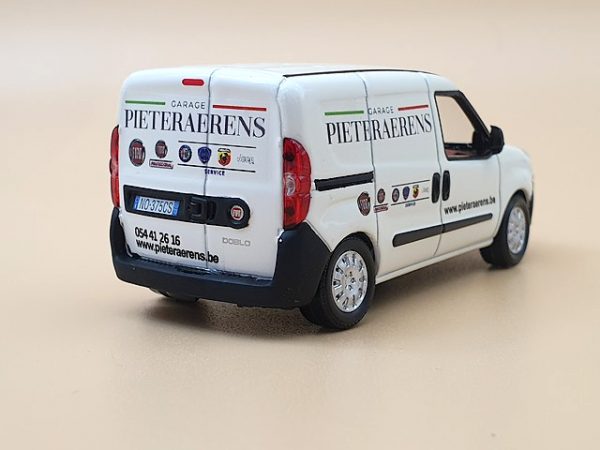Decalcomanies a eau - Reproduction vehicule de societe - arriere