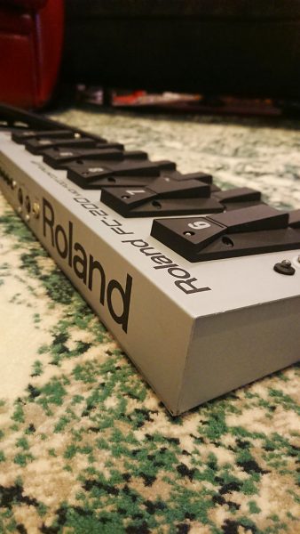 Stickers Decoupes et Decalcomanies a eau – Roland FC-200 Midi Foot Controller lateral