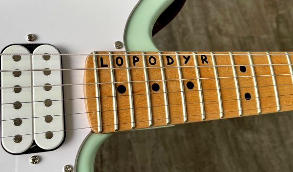 Decalcomanies a eau - Customisation Squier Crocosaur - manche