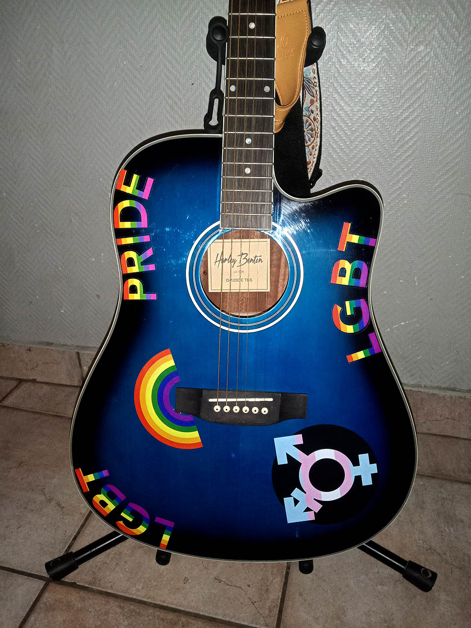 Décalcomanies a eau - Guitare Acoustique LGBT